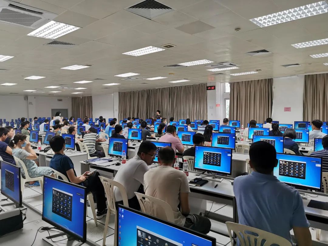 黄志刚副校长出席第五场“教学有道”线上考试专题研讨会 探索数字化教育新路径